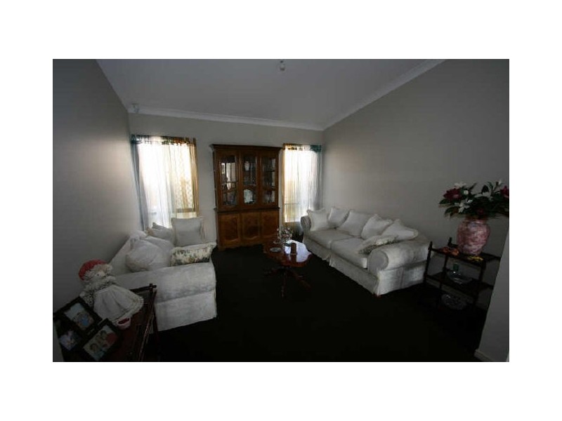 8 Hillview Street, Springfield QLD 4300