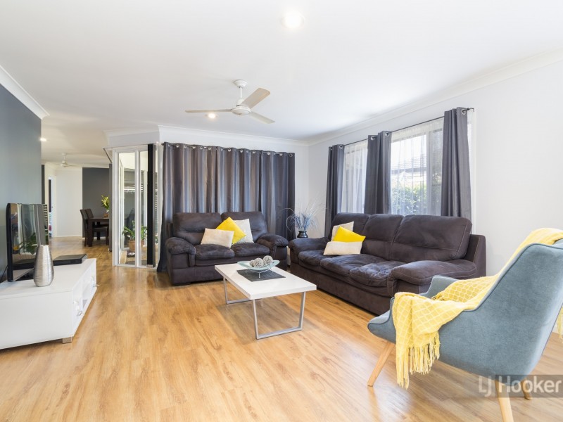 9 Blaxland Place, Forest Lake QLD 4078