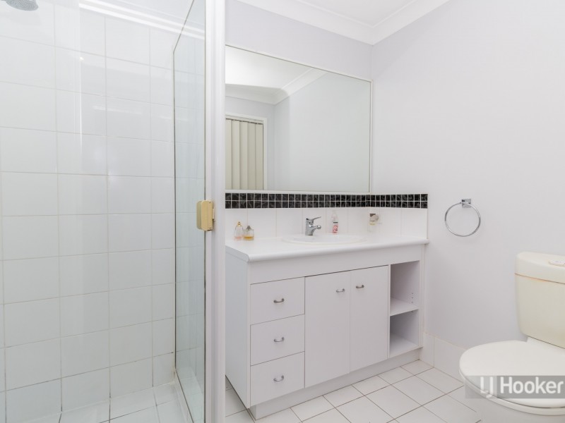 9 Blaxland Place, Forest Lake QLD 4078