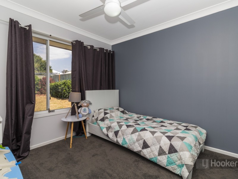 9 Blaxland Place, Forest Lake QLD 4078