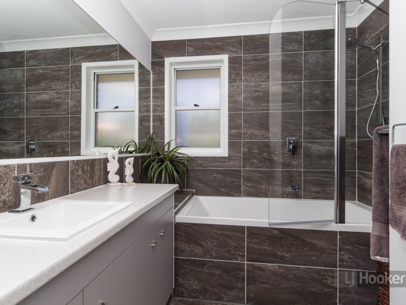 9 Blaxland Place, Forest Lake QLD 4078