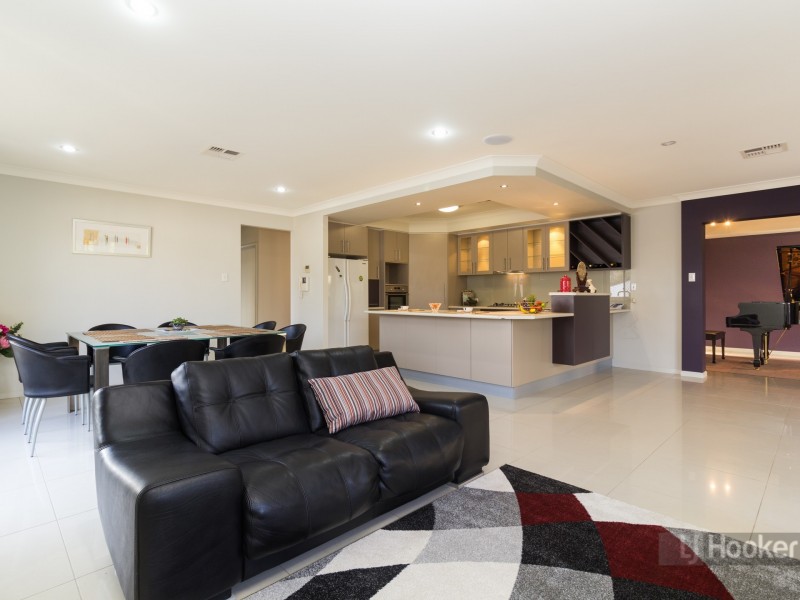 19 Hunter Close, Calamvale QLD 4116