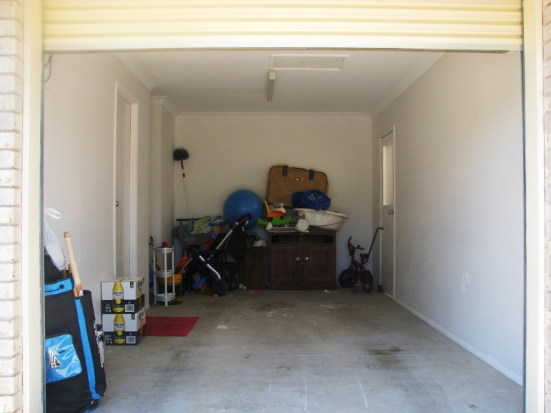 37 Lakeside Crescent, Forest Lake QLD 4078