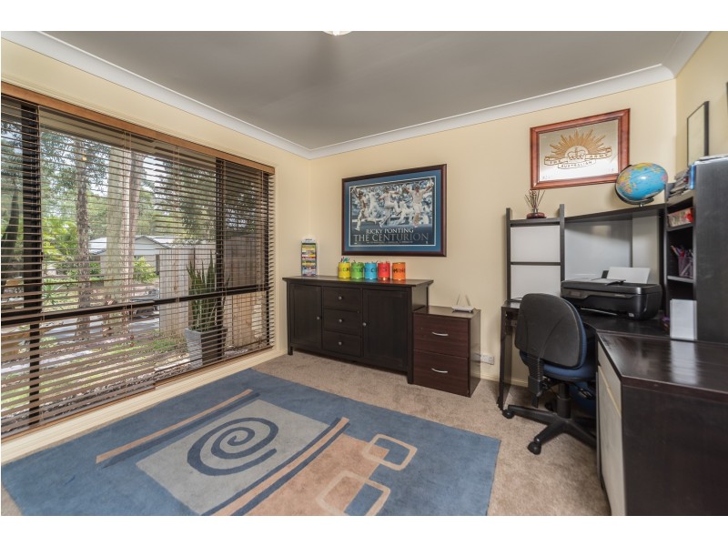 6 Cheltenham Place, Forest Lake QLD 4078