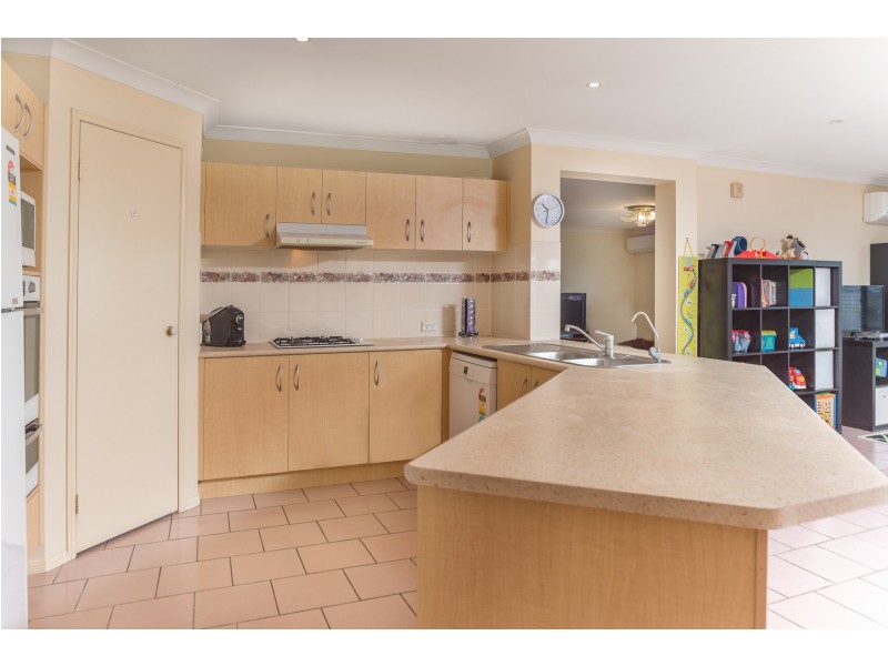 6 Cheltenham Place, Forest Lake QLD 4078