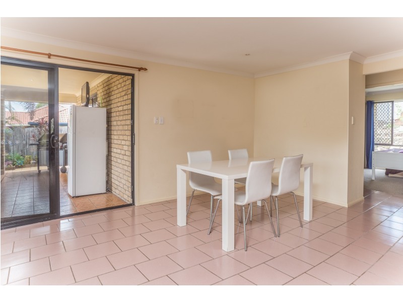 6 Cheltenham Place, Forest Lake QLD 4078