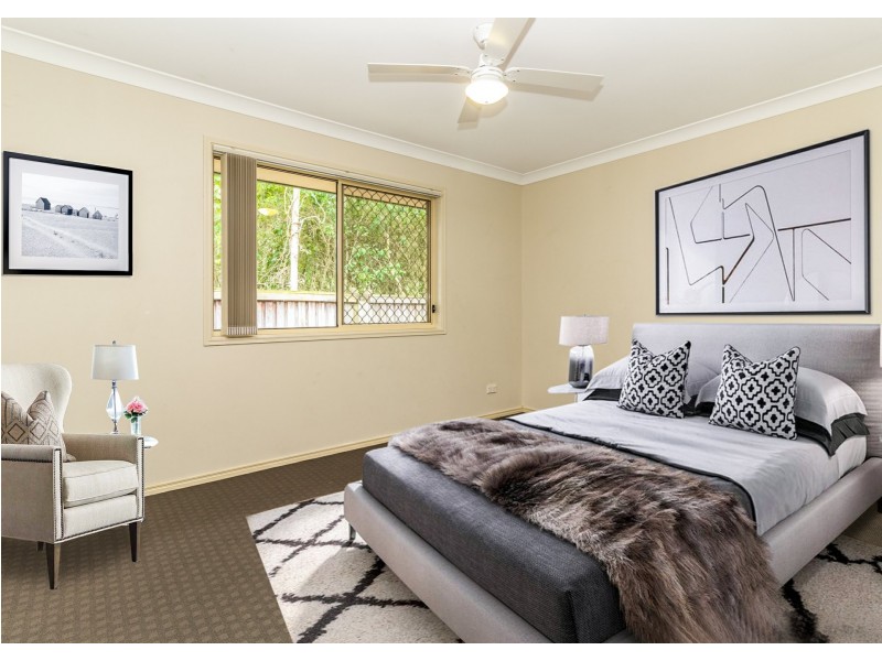 9 Taylor Place, Forest Lake QLD 4078