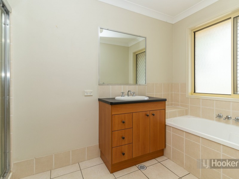 9 Taylor Place, Forest Lake QLD 4078