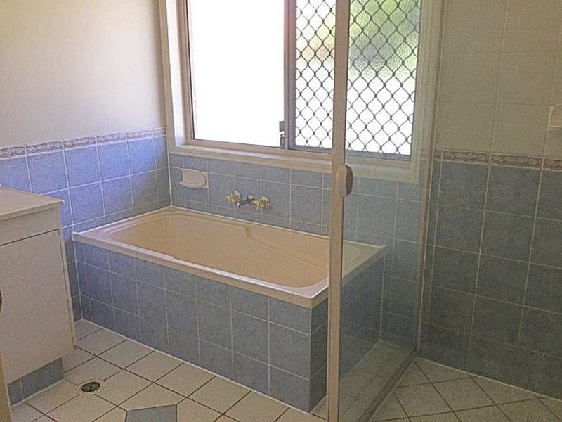 9 Templestowe Close, Forest Lake QLD 4078