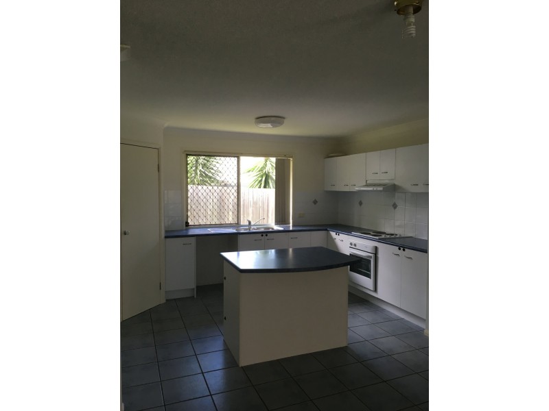 8 Paterson Place, Forest Lake QLD 4078