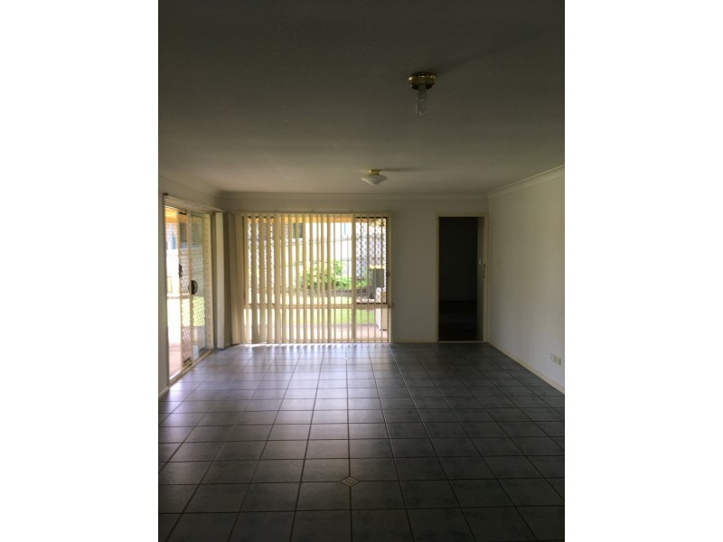 8 Paterson Place, Forest Lake QLD 4078