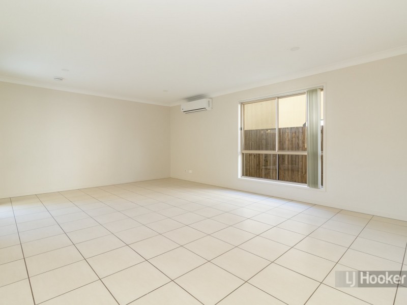 8 Kent Street, Heathwood QLD 4110