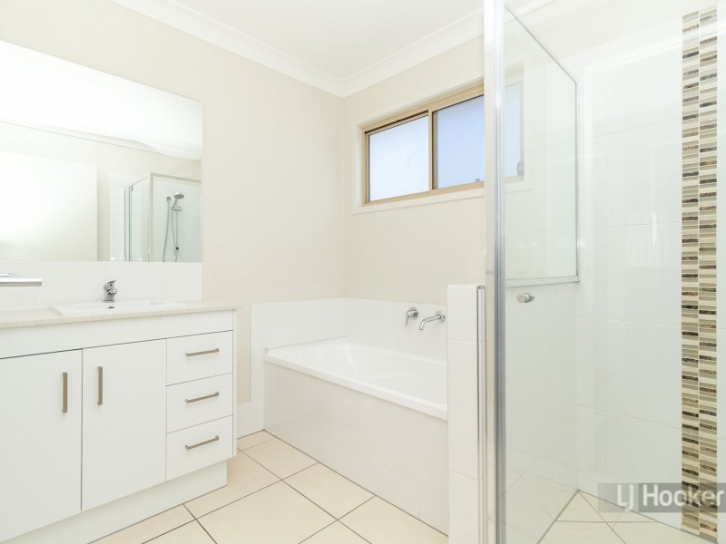 8 Kent Street, Heathwood QLD 4110