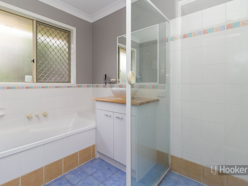 5 Horton Place, Forest Lake QLD 4078