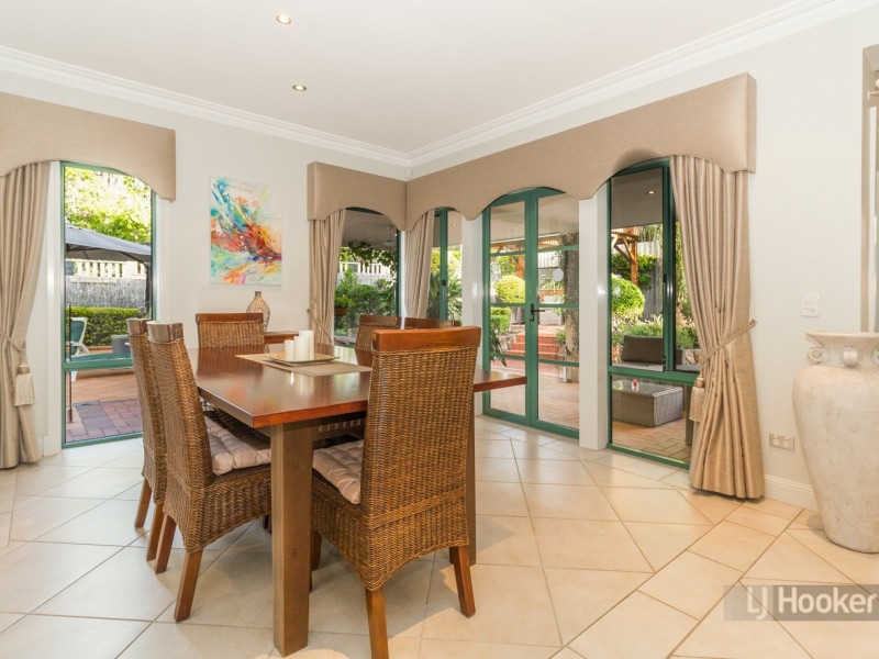 13 Toorak Place, Forest Lake QLD 4078