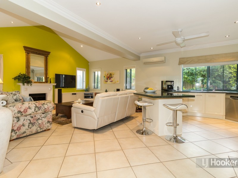 13 Toorak Place, Forest Lake QLD 4078