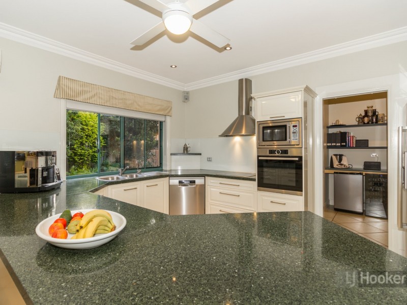 13 Toorak Place, Forest Lake QLD 4078
