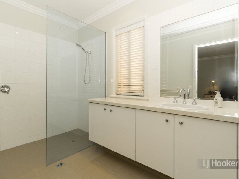 13 Toorak Place, Forest Lake QLD 4078