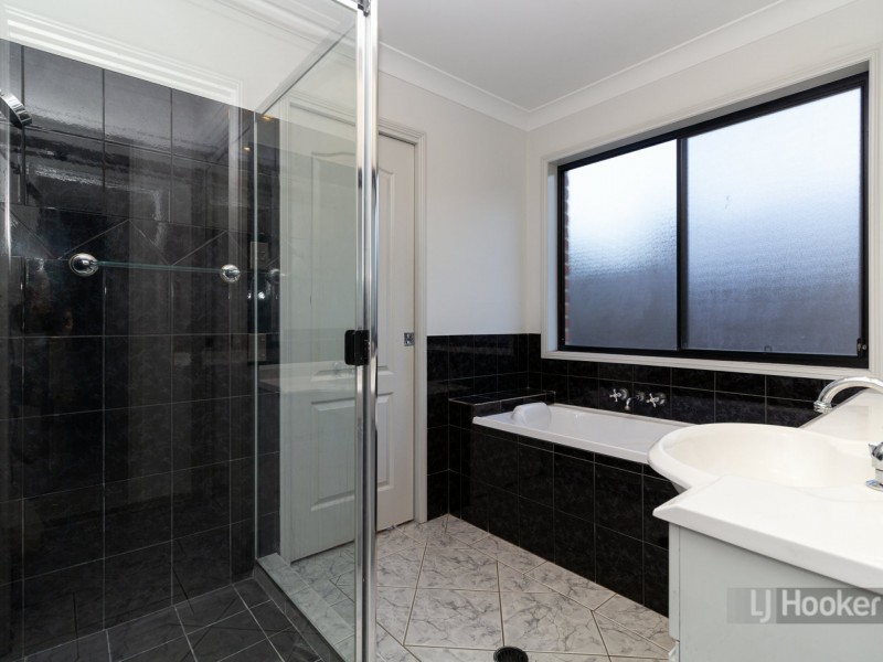 10 Milliken Circuit, Forest Lake QLD 4078