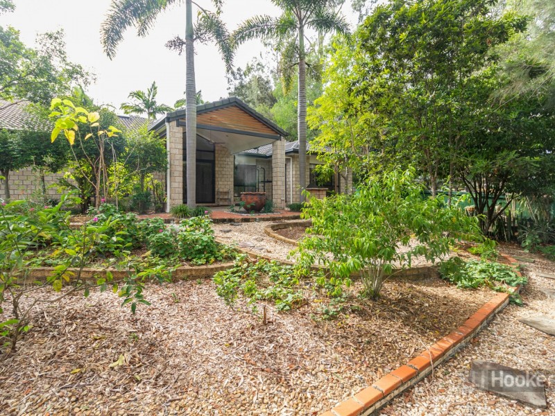 7 Windsor Place, Forest Lake QLD 4078