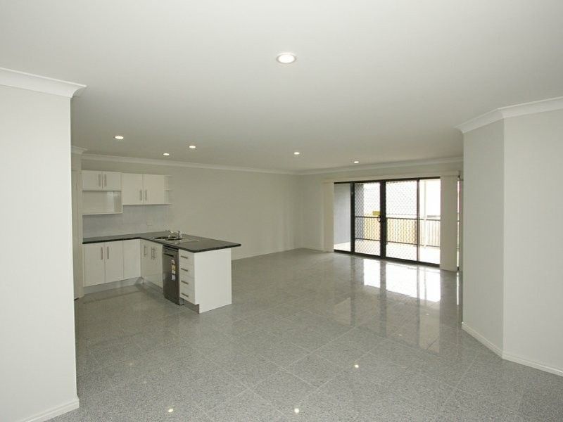 2/20 Charlton Place, Browns Plains QLD 4118