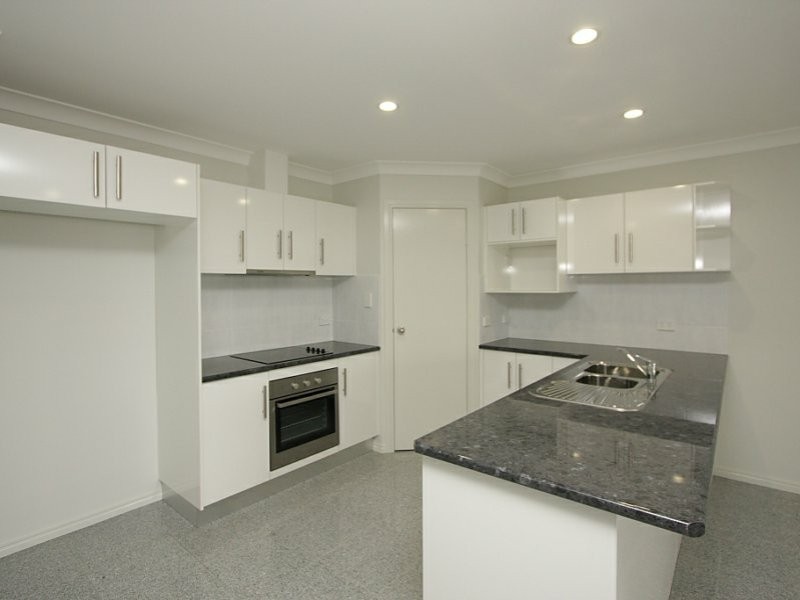 2/20 Charlton Place, Browns Plains QLD 4118