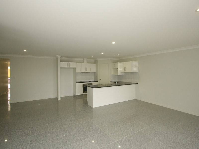 2/20 Charlton Place, Browns Plains QLD 4118