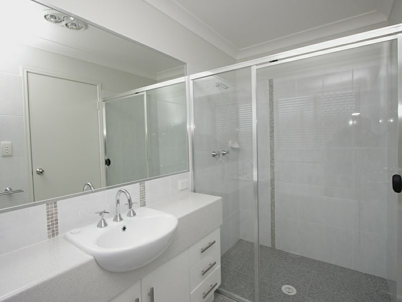 2/20 Charlton Place, Browns Plains QLD 4118