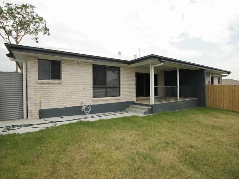 2/20 Charlton Place, Browns Plains QLD 4118
