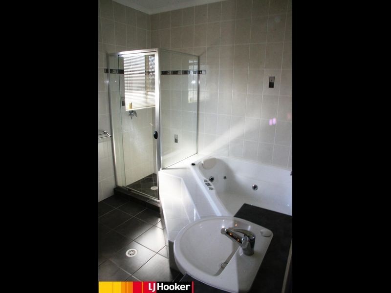 4 Abbotsford Place, Forest Lake QLD 4078