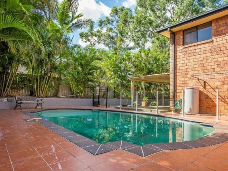 10 Canterbury Close, Forest Lake QLD 4078