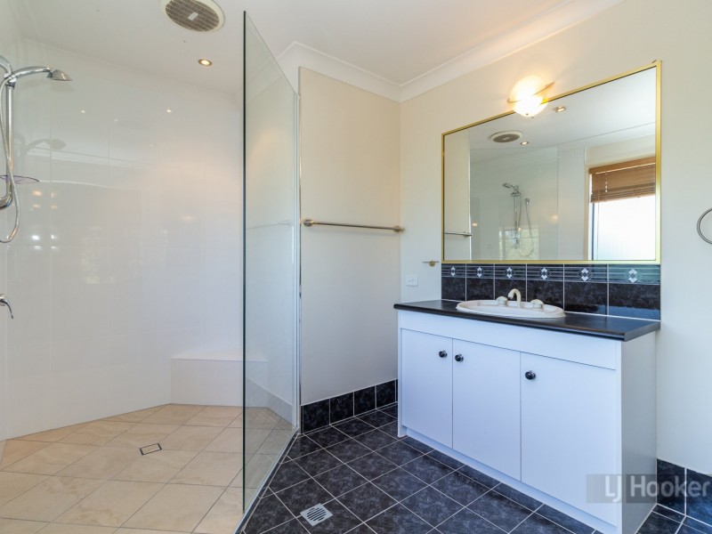 10 Canterbury Close, Forest Lake QLD 4078