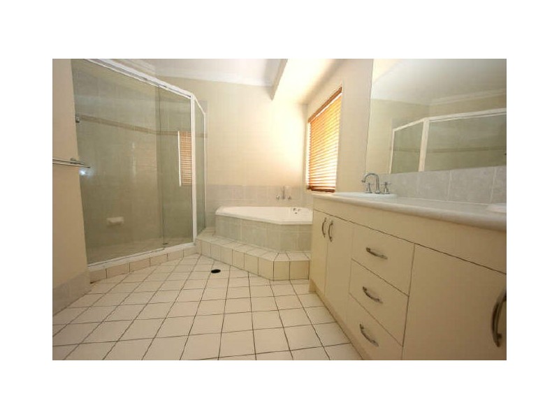 60 Catalina Circuit, Forest Lake QLD 4078