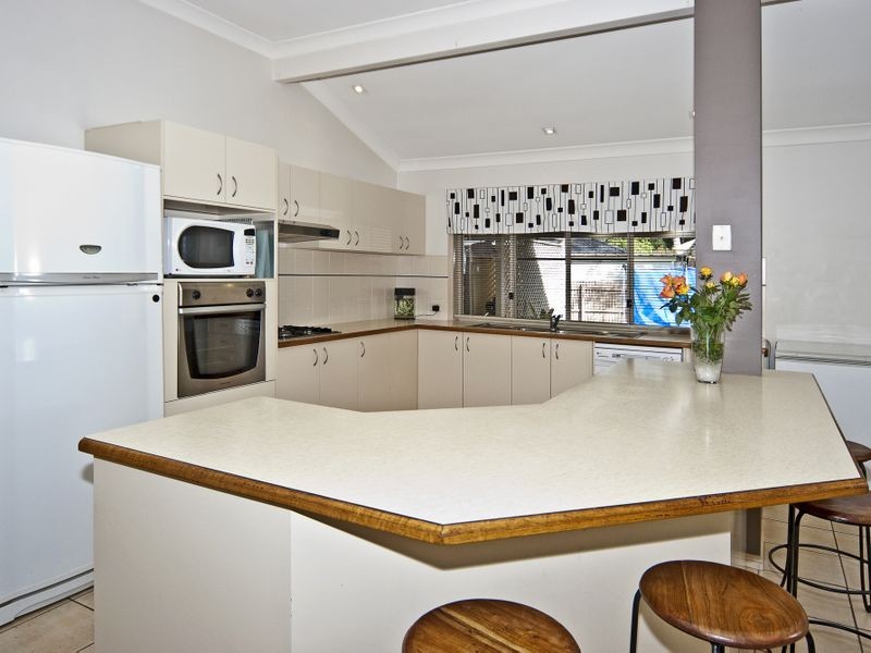 51 Settlers Circuit, Forest Lake QLD 4078