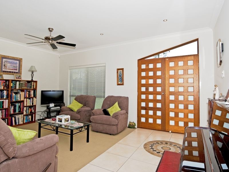 8 Gregory Close, Forest Lake QLD 4078
