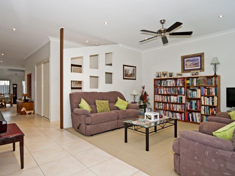8 Gregory Close, Forest Lake QLD 4078