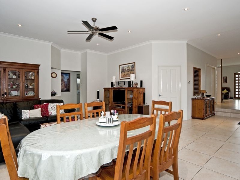 8 Gregory Close, Forest Lake QLD 4078