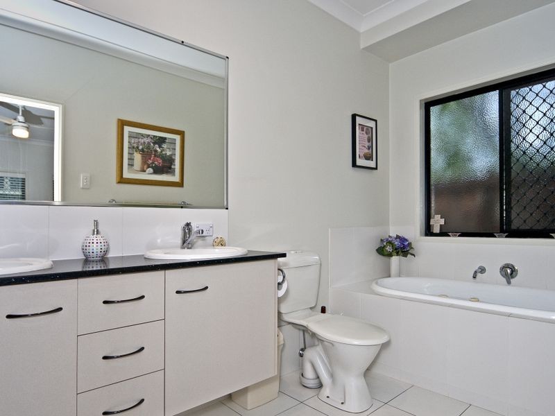 8 Gregory Close, Forest Lake QLD 4078