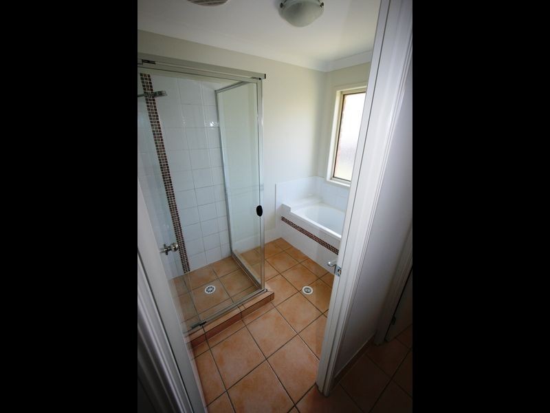 17 Barry Street (Cnr 11 Adab Clos, Boronia Heights QLD 4124