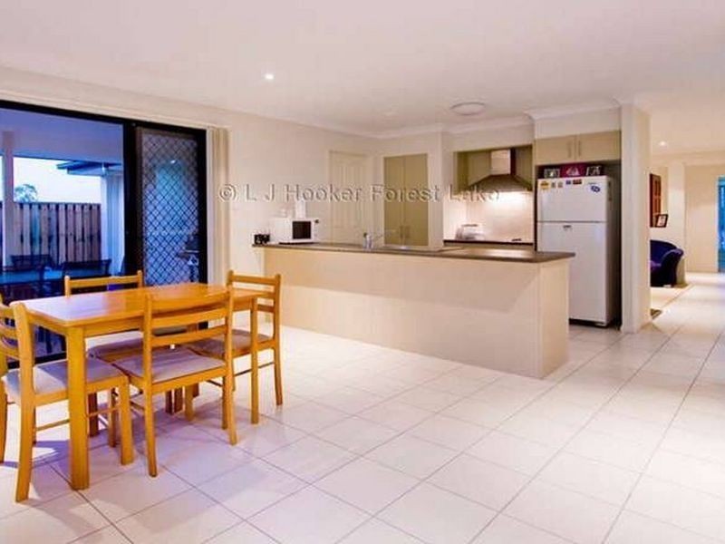 15 Juniper Street, Heathwood QLD 4110