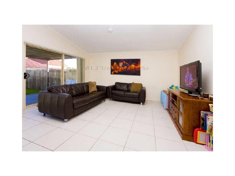 15 Muscovy Place, Forest Lake QLD 4078