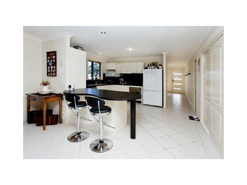 11 Rachele Close, Forest Lake QLD 4078