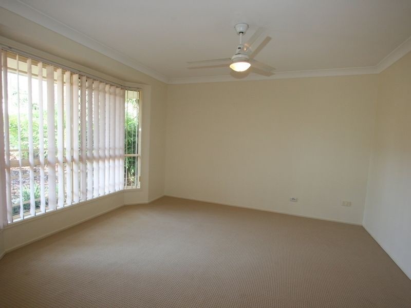 12 Honeysuckle Place, Forest Lake QLD 4078