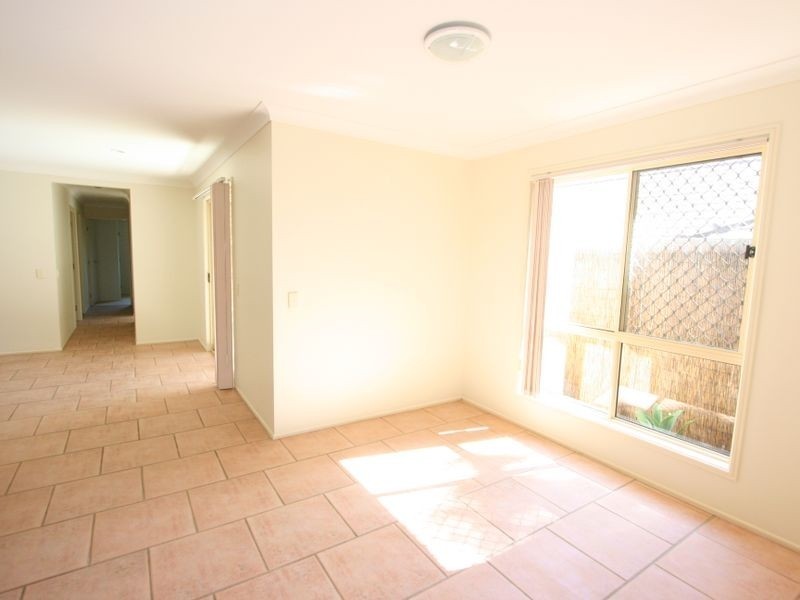 12 Honeysuckle Place, Forest Lake QLD 4078