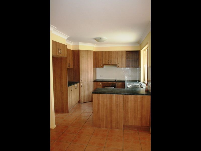 8 Sands Court, Collingwood Park QLD 4301