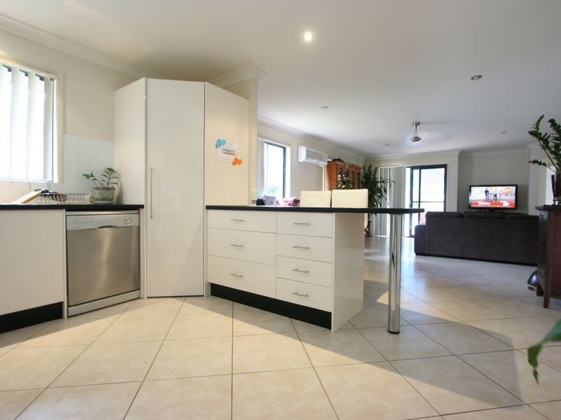 68 Nullarbor Circuit, Forest Lake QLD 4078