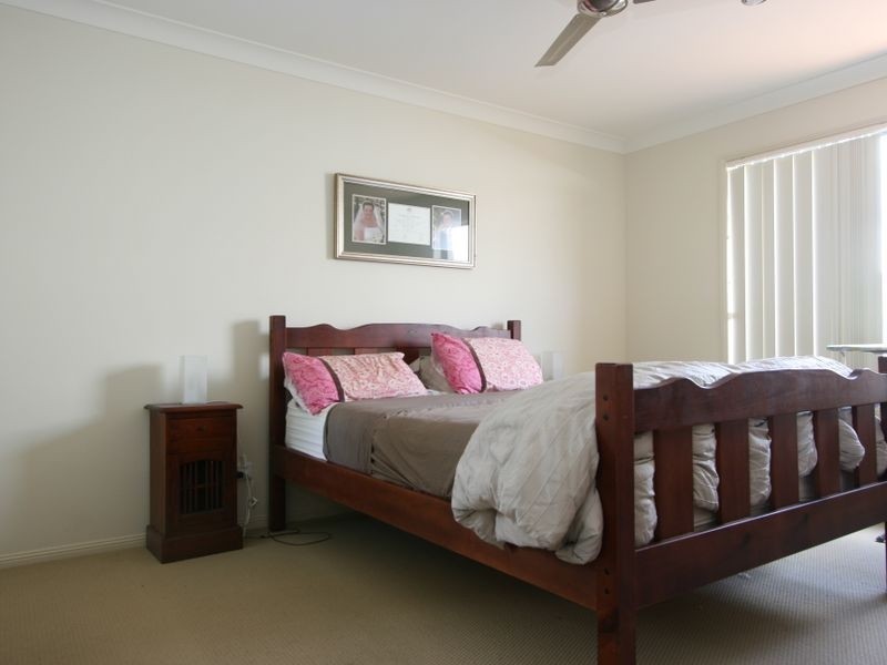 68 Nullarbor Circuit, Forest Lake QLD 4078