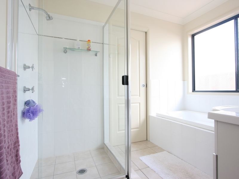 68 Nullarbor Circuit, Forest Lake QLD 4078