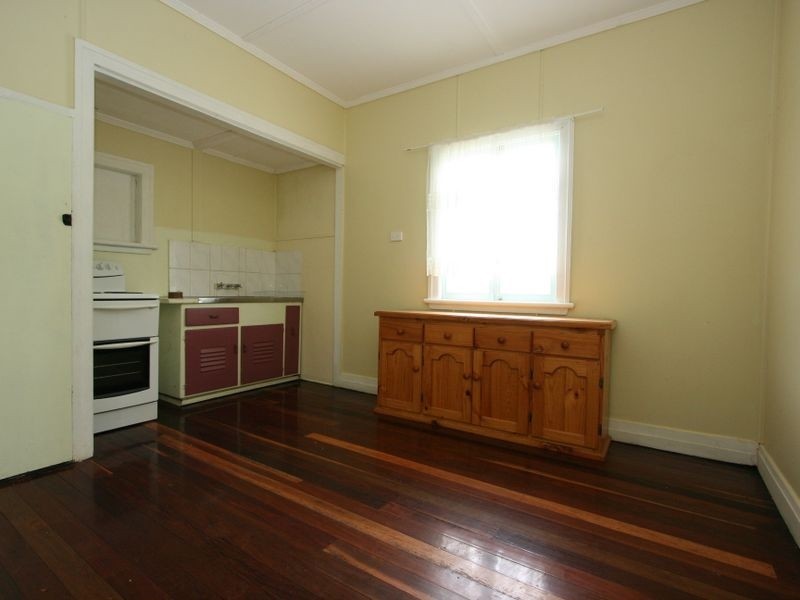 31 Lindsay Street, Bundamba QLD 4304