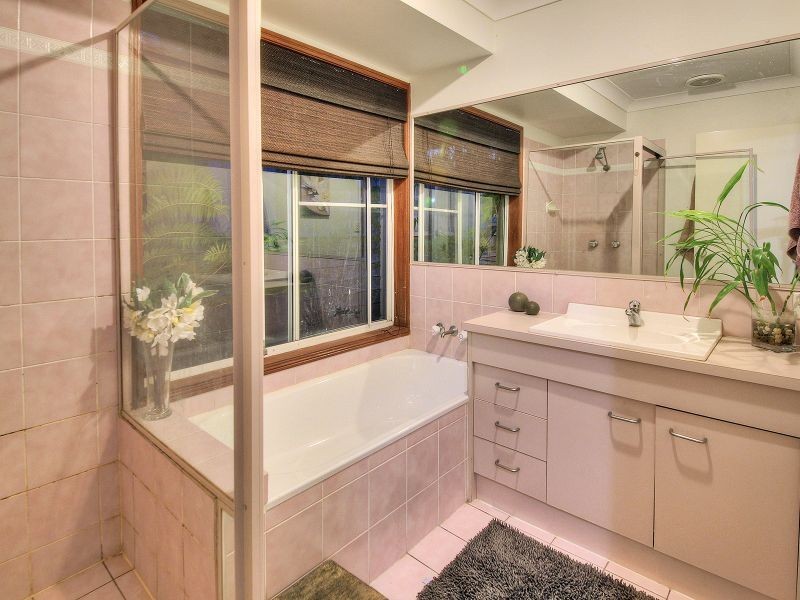 9 Beaufront Place, Forest Lake QLD 4078